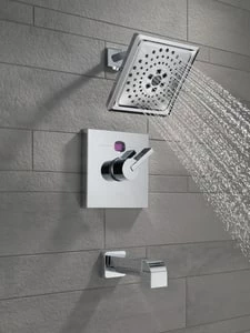Brand new 😍 Delta Faucet Universal Showering Multi Function Full Body, H2Okinetic® and Pause Showerhead in Matte Black 🤩 - Image 2