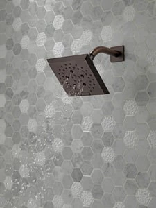 Outlet 🔔 Delta Faucet Universal Showering Multi Function Full Body, Full Spray with Massage, H2Okinetic® PowerDrench™ Spray, Massage and Pause Showerhead in Venetian Bronze 🎁 - Image 2